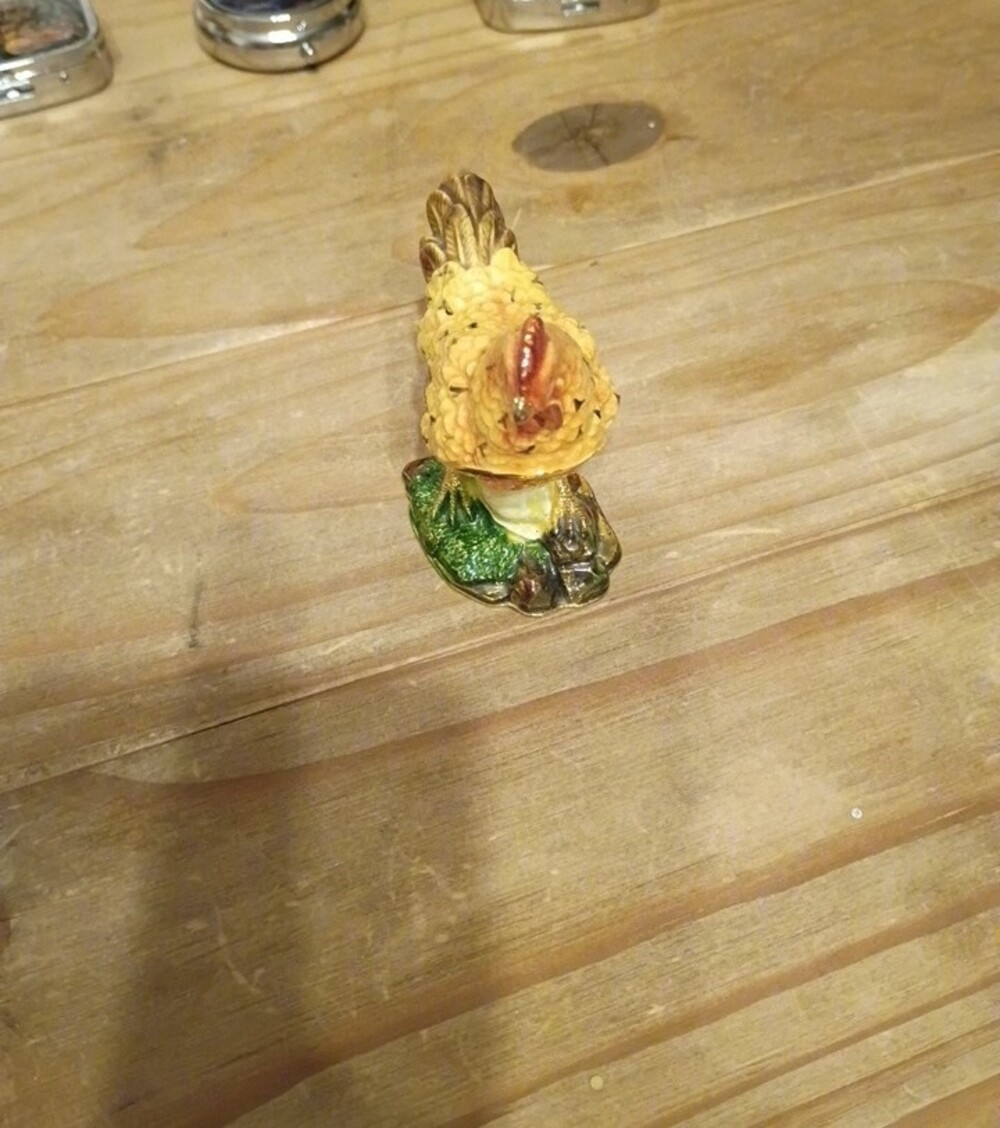 Yellow Ceramic Hen Trinket Box - Picture 3 of 4